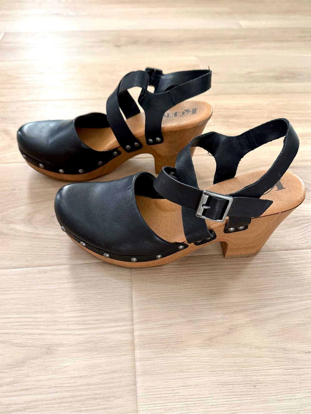Korks Black Clog Heels Ankle Strap Platform Shoes Size 8M Comfort